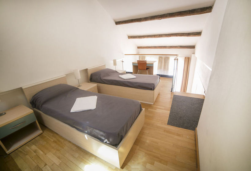 هتل Sunny Terrace Hostel