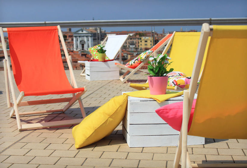 هتل Sunny Terrace Hostel