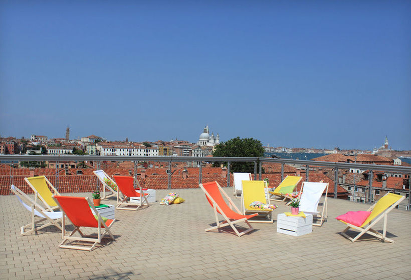 هتل Sunny Terrace Hostel