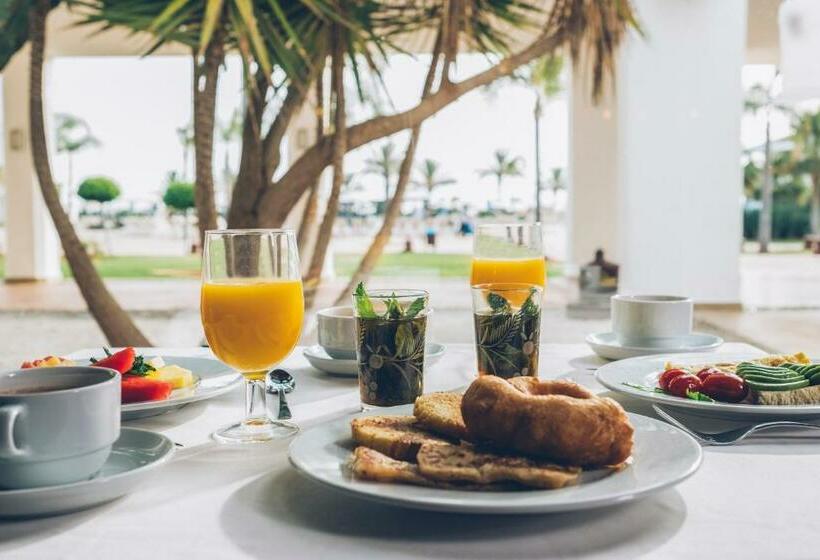 هتل Iberostar Waves Saidia