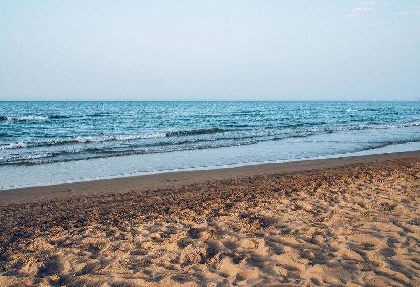 هتل Iberostar Waves Saidia