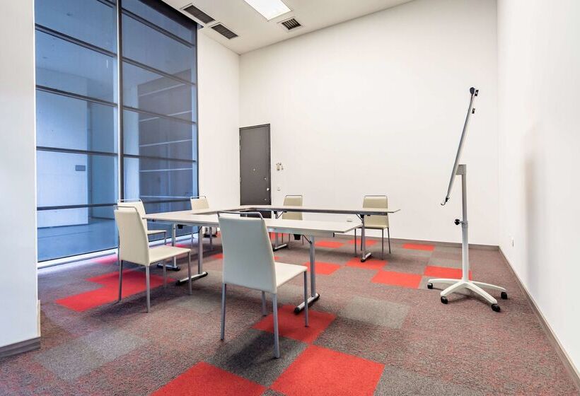 هتل NH Collection Medellin Royal