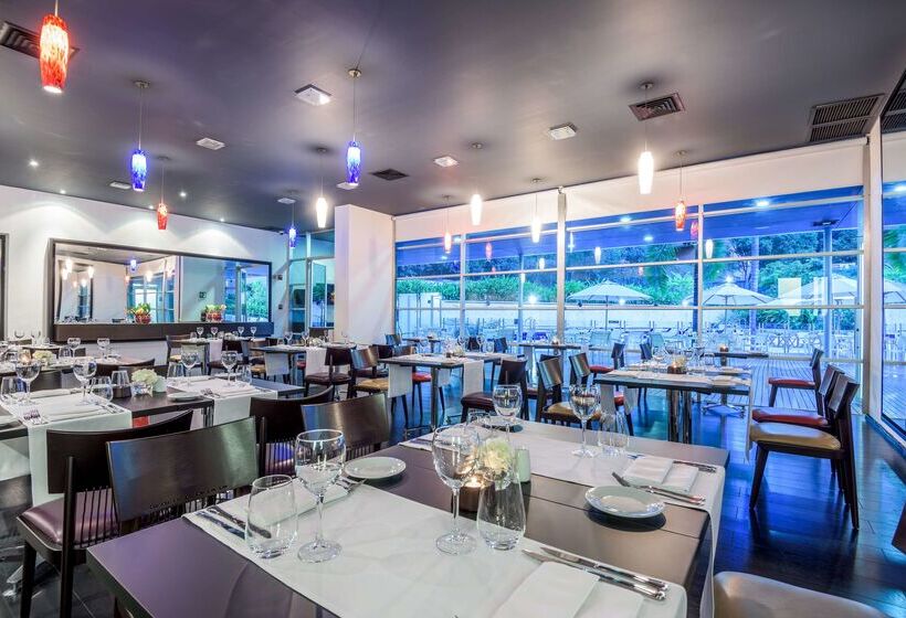 هتل NH Collection Medellin Royal