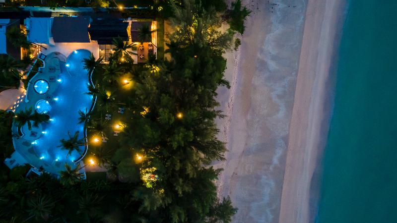هتل Outrigger Khao Lak Beach Resort   Sha Extra Plus