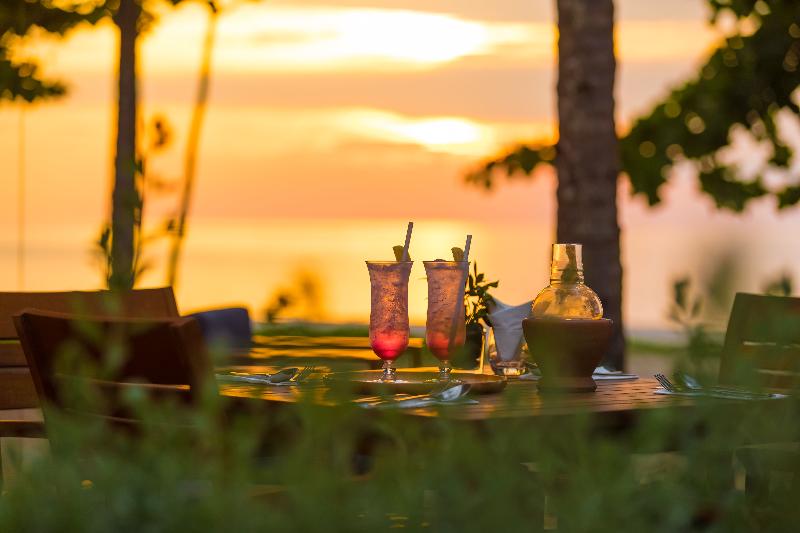 هتل Outrigger Khao Lak Beach Resort   Sha Extra Plus