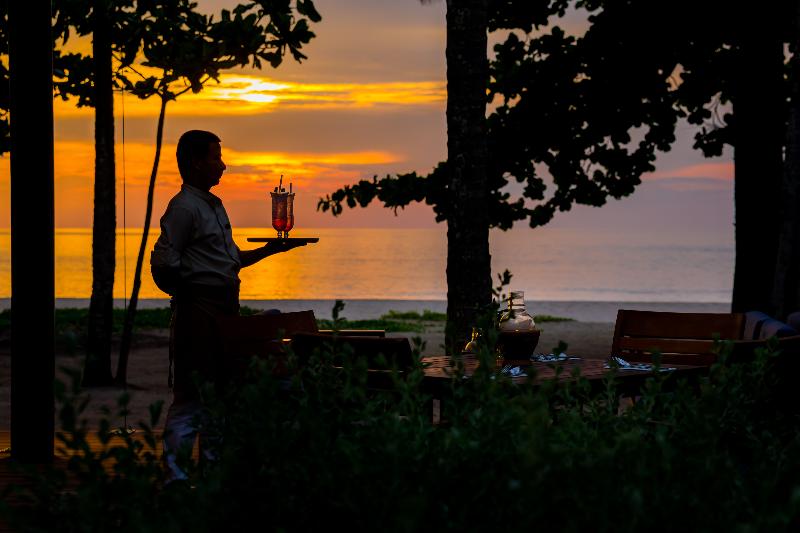 هتل Outrigger Khao Lak Beach Resort   Sha Extra Plus
