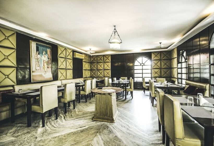 호텔 Sugan Niwas Palace