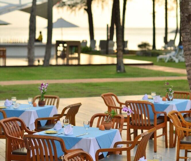 هتل The Briza Beach Resort, Khao Lak Sha Extra Plus