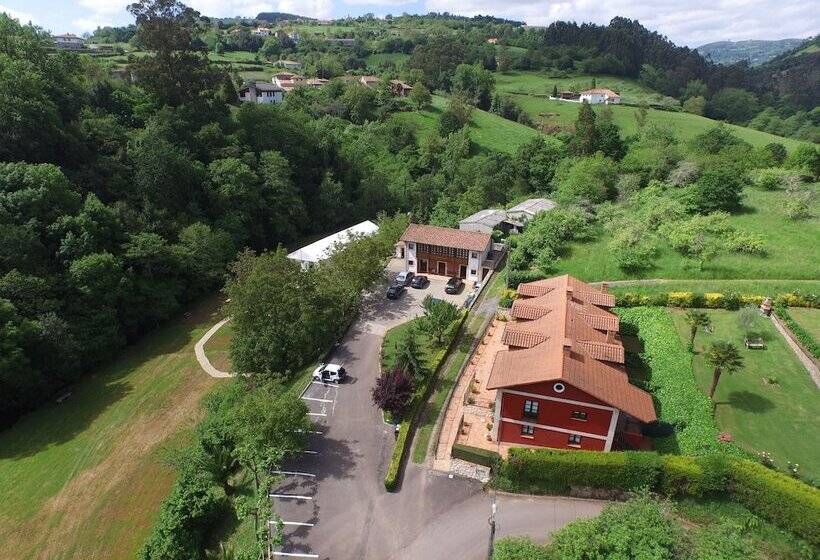 La Casona De La Roza