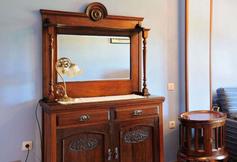 La Casona De La Roza