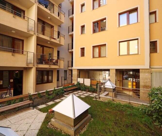 Opera Residence
