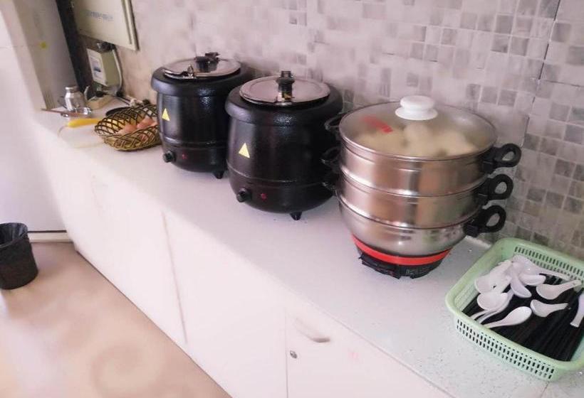 Отель 7 Days Premium·zaozhuang High Speed Railway Station Guangming Xi Road