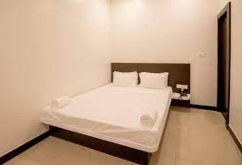 هتل Gopuram Residency