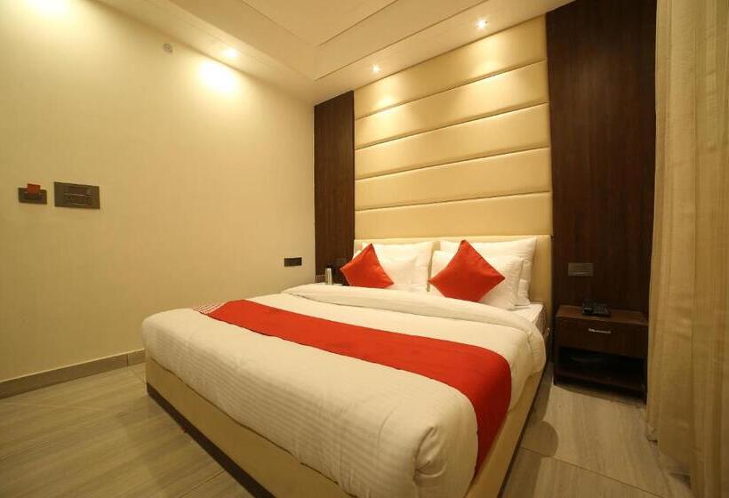 בית מלון כפרי Status Inn