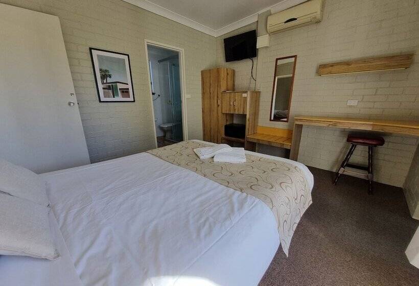 فندق على الطريق Moon River Motor Inn