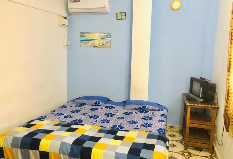 پانسیون Blue Waves Guest House