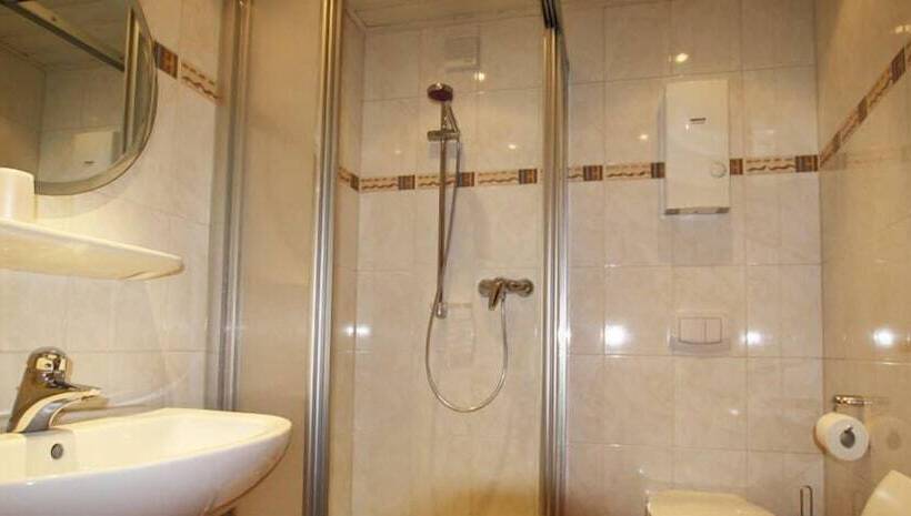 ユースホステル Weingut Gästehaus Derkum