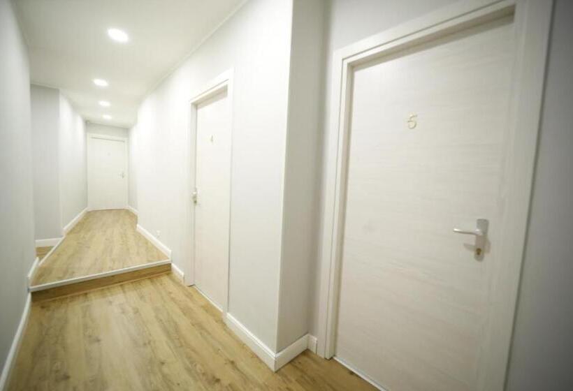 تختخواب و صبحانه Al Quadrato D Oro Rooms
