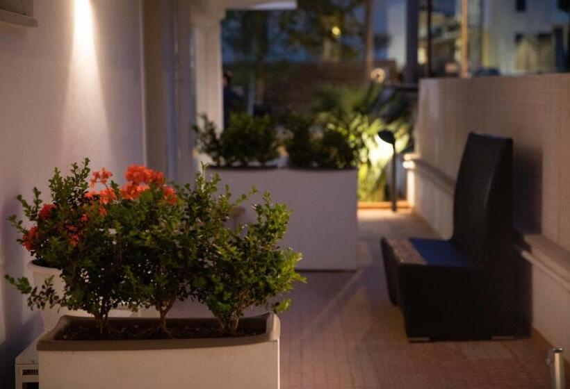 تختخواب و صبحانه Le Torrette Rooms And Apartments