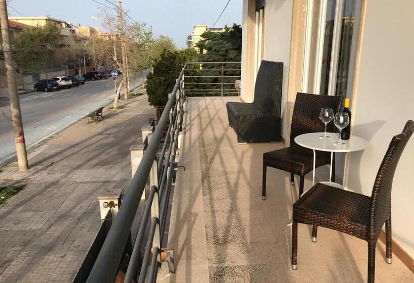 تختخواب و صبحانه Le Torrette Rooms And Apartments