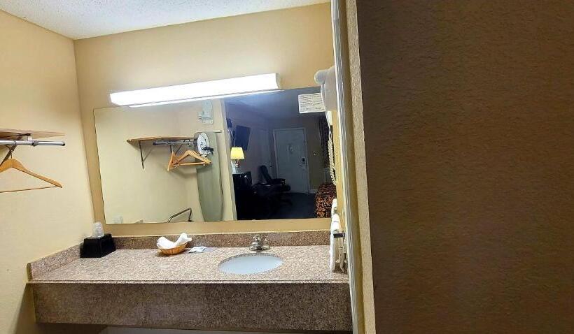 酒店 Regency Travel Inn