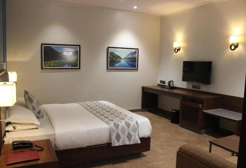 בית מלון כפרי Ganapati Palace