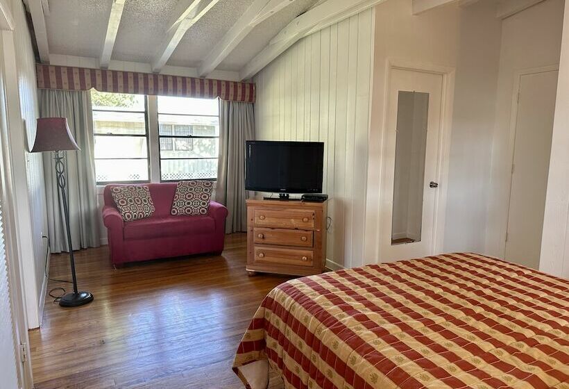 בית מלון כפרי Silver Sands Beach Resort