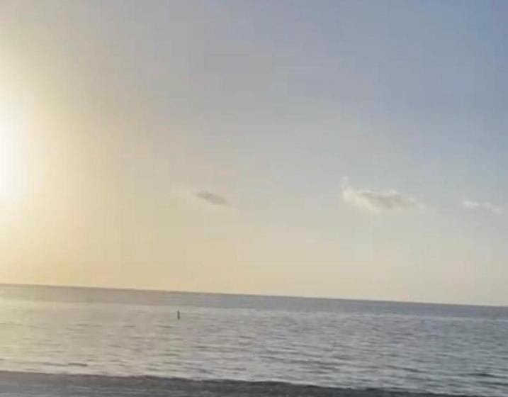 בית מלון כפרי Silver Sands Beach Resort