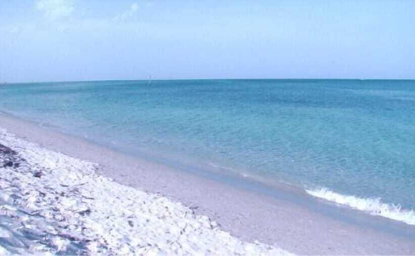 בית מלון כפרי Silver Sands Beach Resort