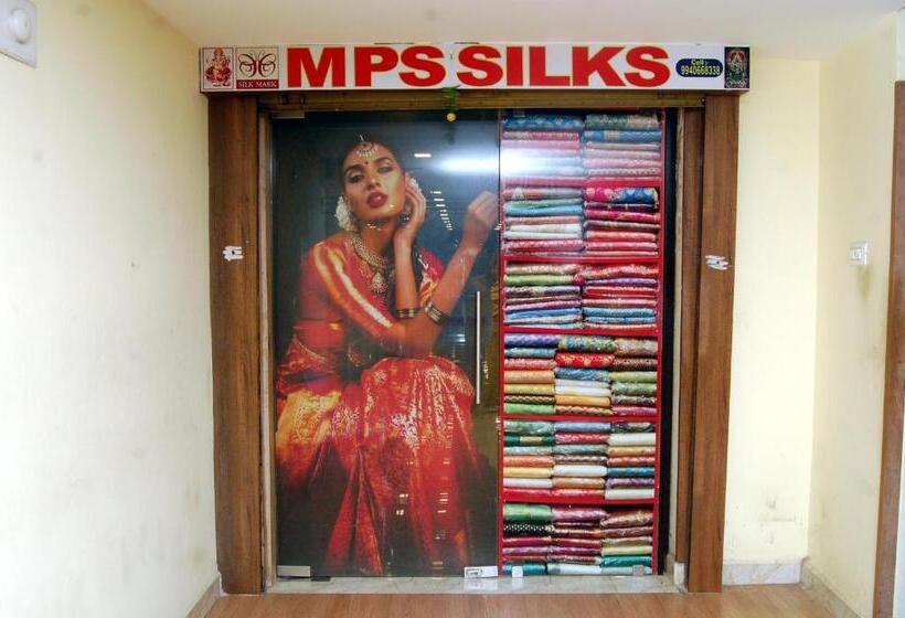 酒店 Adhi Residency