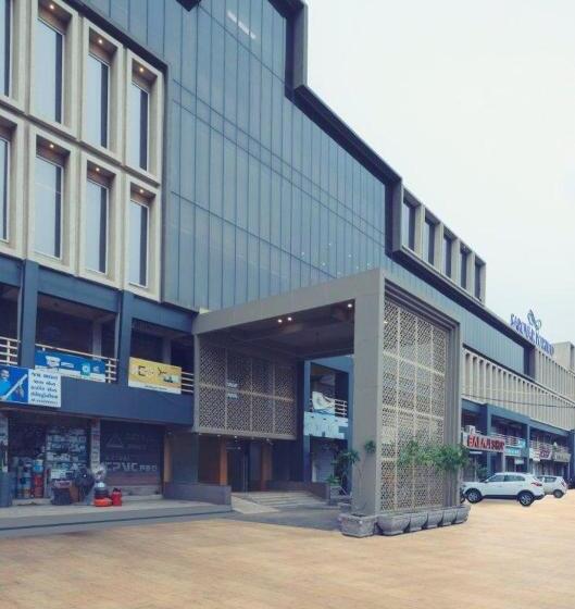 Отель Sarovar Portico Morbi
