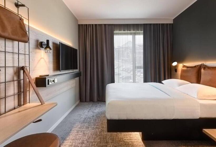 هتل Moxy Dresden Neustadt