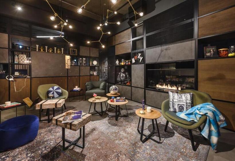 هتل Moxy Dresden Neustadt