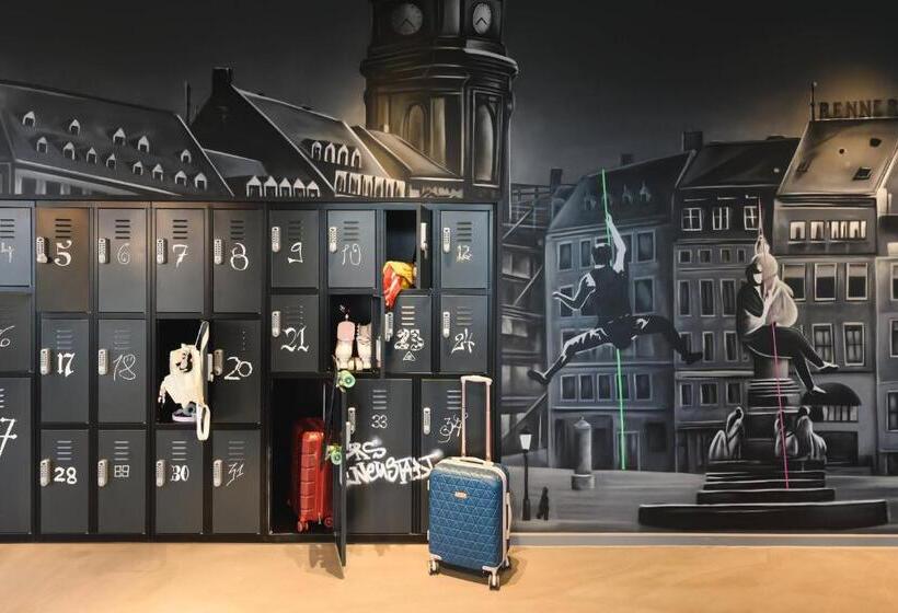 هتل Moxy Dresden Neustadt