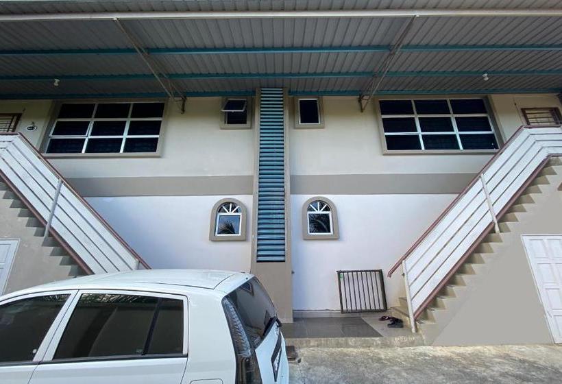 호텔 Oyo 90212 Anna Kota Apartment