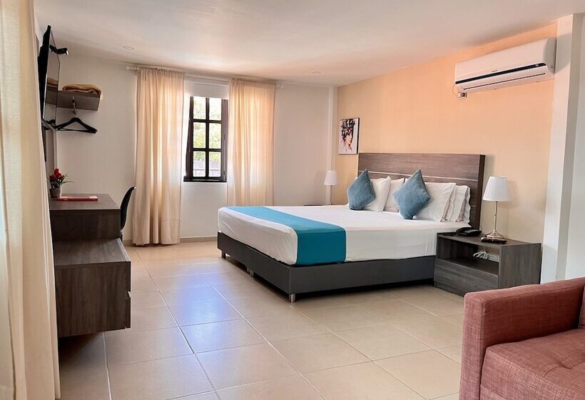 هتل Vanguardia Natural