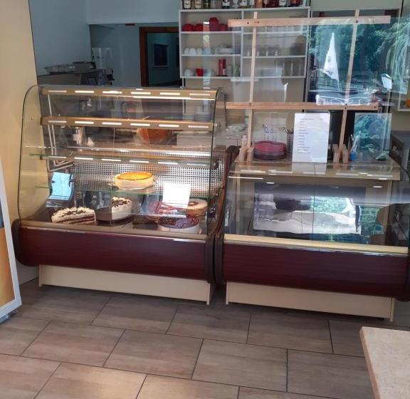 ペンション Cafe Moselterrasse