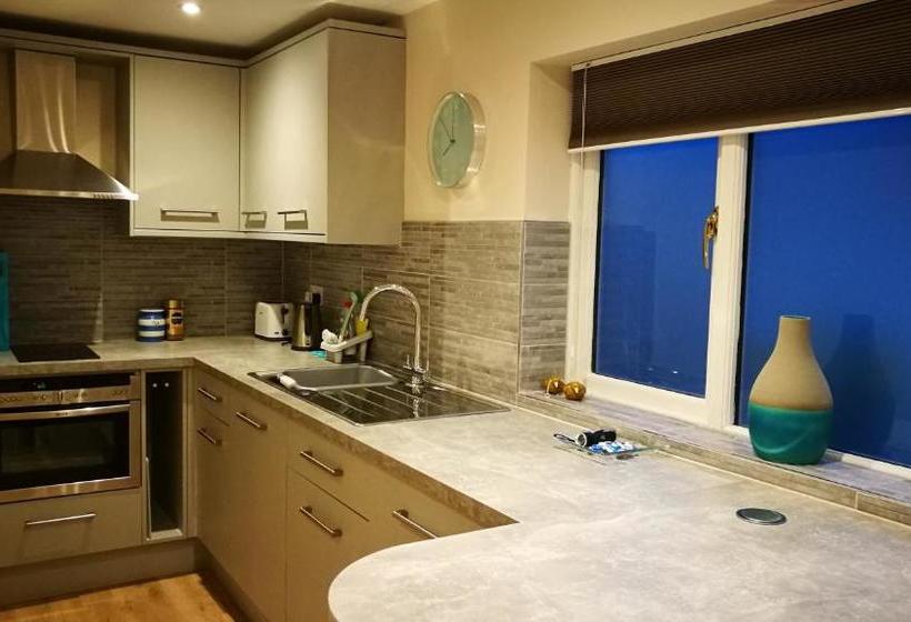 بنسيون Lowghyll Suite