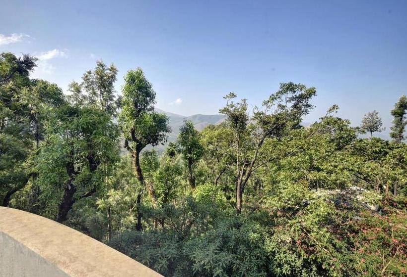 펜션 Oyo 78682 Silver Clouds Home Stay