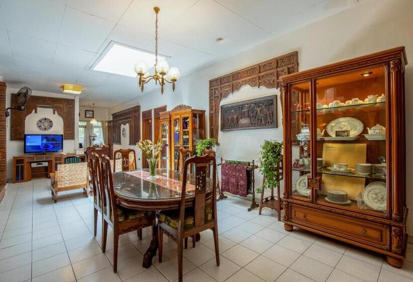 پانسیون Sekararum Butik Syariah Guesthouse