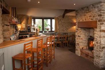 هاستل The Kings Arms
