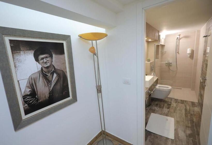 تختخواب و صبحانه Palace Megdan