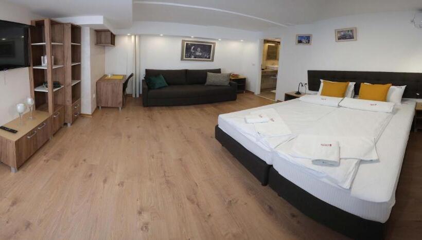 تختخواب و صبحانه Palace Megdan