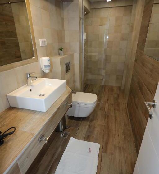 تختخواب و صبحانه Palace Megdan