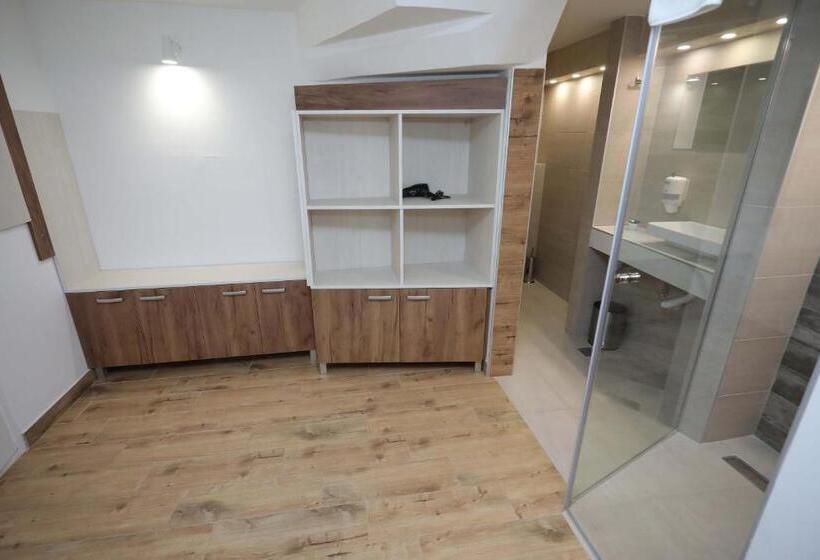 تختخواب و صبحانه Palace Megdan