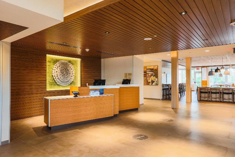 هتل Fairfield Inn & Suites Marquette