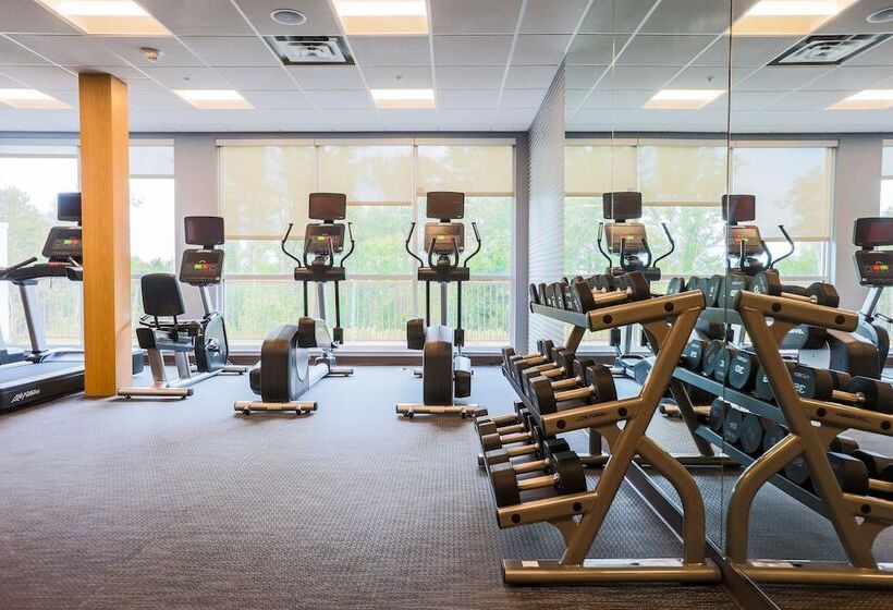 هتل Fairfield Inn & Suites Marquette