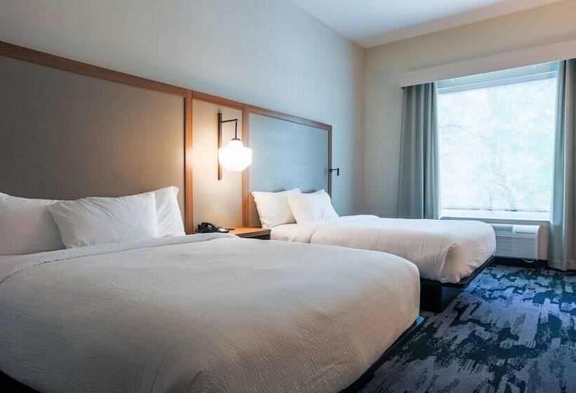 هتل Fairfield Inn & Suites Marquette