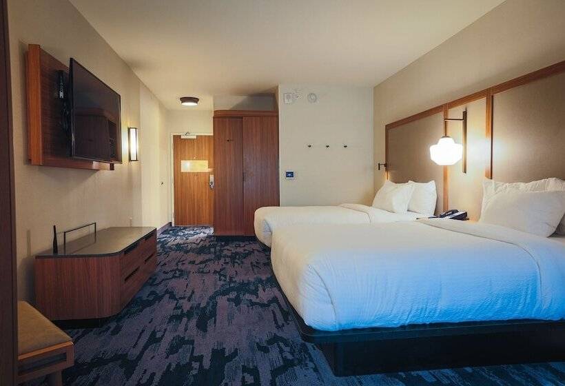 هتل Fairfield Inn & Suites Marquette