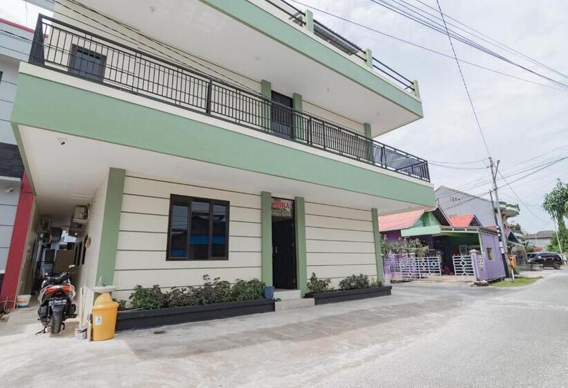 هتل Reddoorz Near Arka Sepinggan Airport Balikpapan